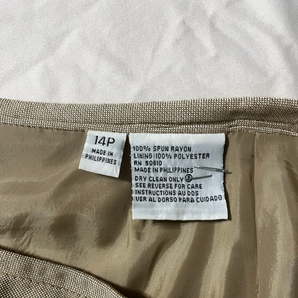 Nice gold skirt size 14 - Picture 3 of 3